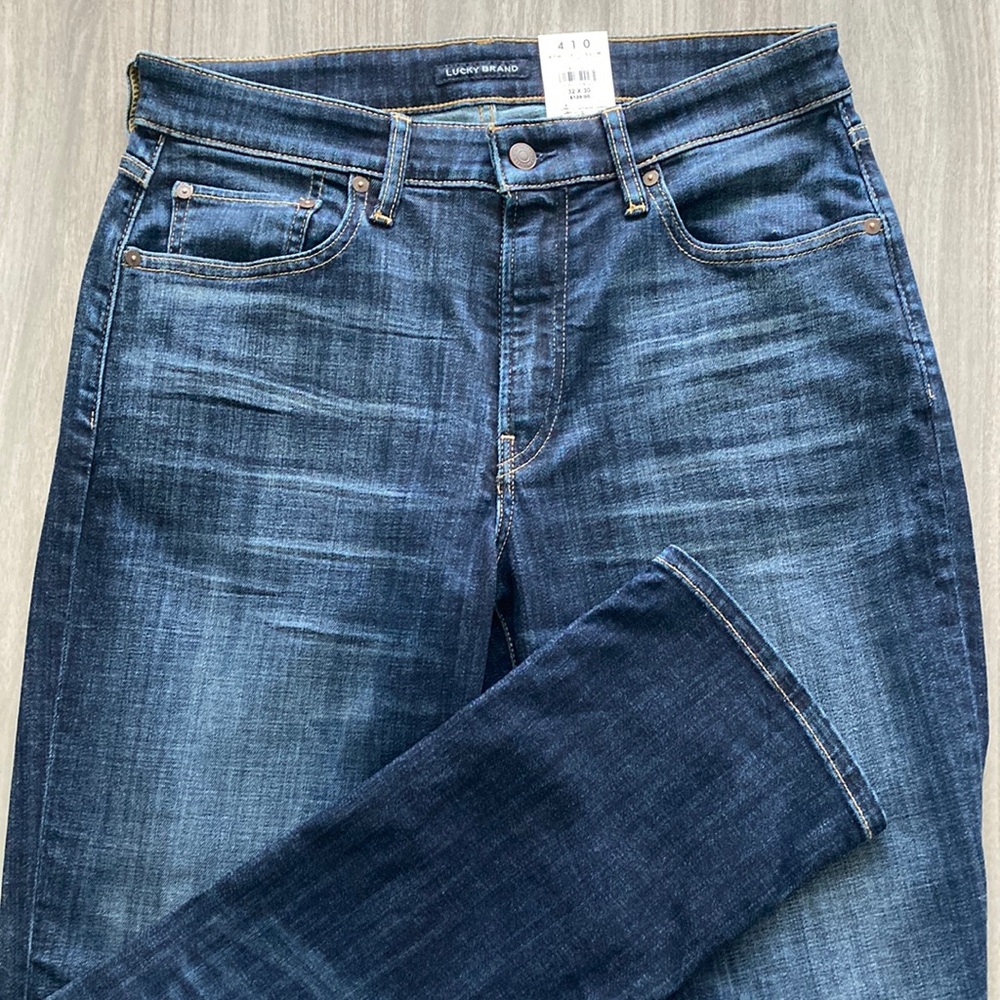 NWT Mens Lucky Brand 410 Athletic Slim. Size 32/30.